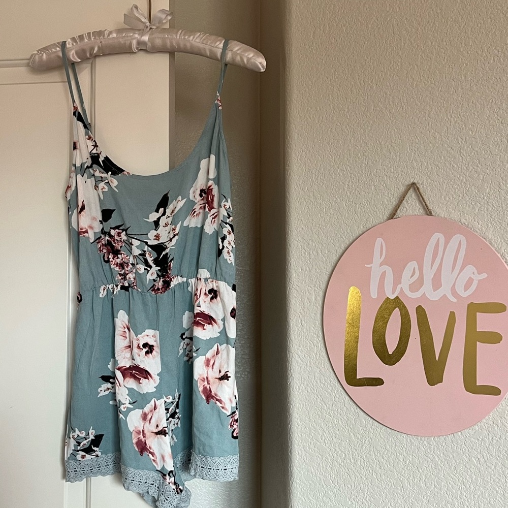 Romper ~ Kendall & Kylie Blue and Pink Floral ☀️